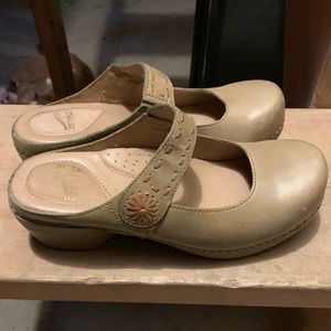 Women’s Dansko Clogs